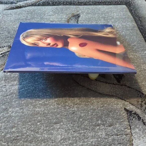 Sabrina Carpenter Short And Sweet Vinyl with Signed insert Brand New - Picture 12 of 14